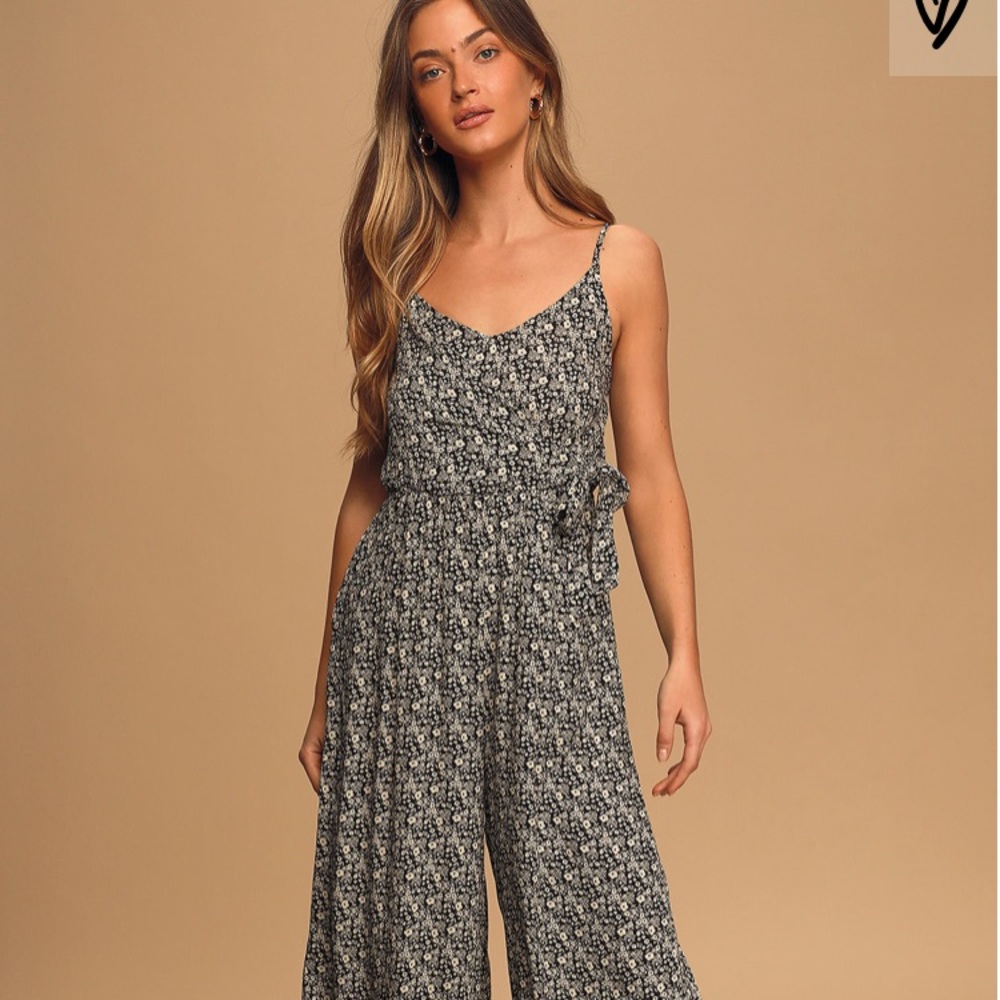NWOT Lulus Blooming Romance Tie-Front Jumpsuit